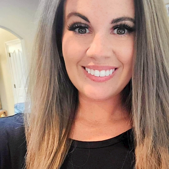 Meet your Posher, Ashley - Picture 1 of 1